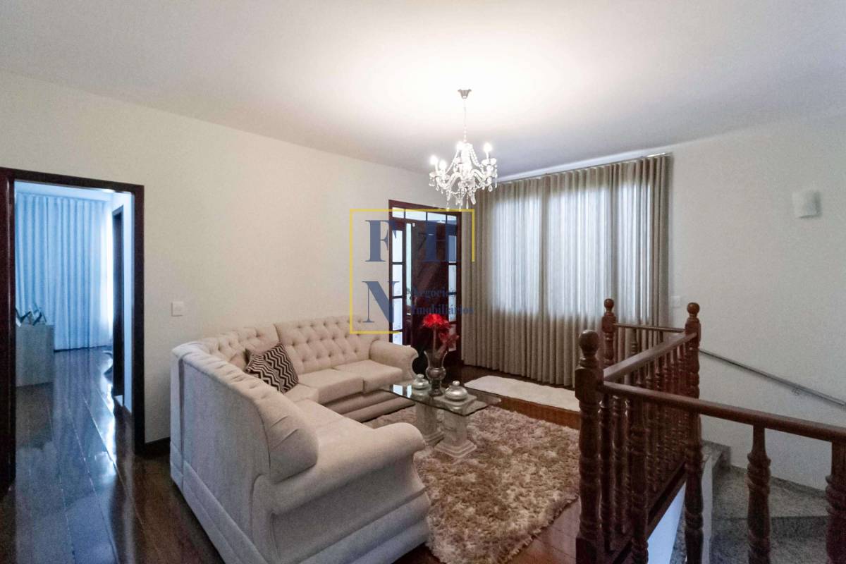 Casa à venda com 3 quartos, 255m² - Castelo,