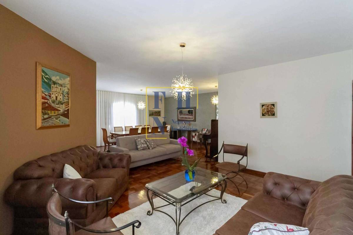 Casa à venda com 4 quartos, 257m² - Castelo,