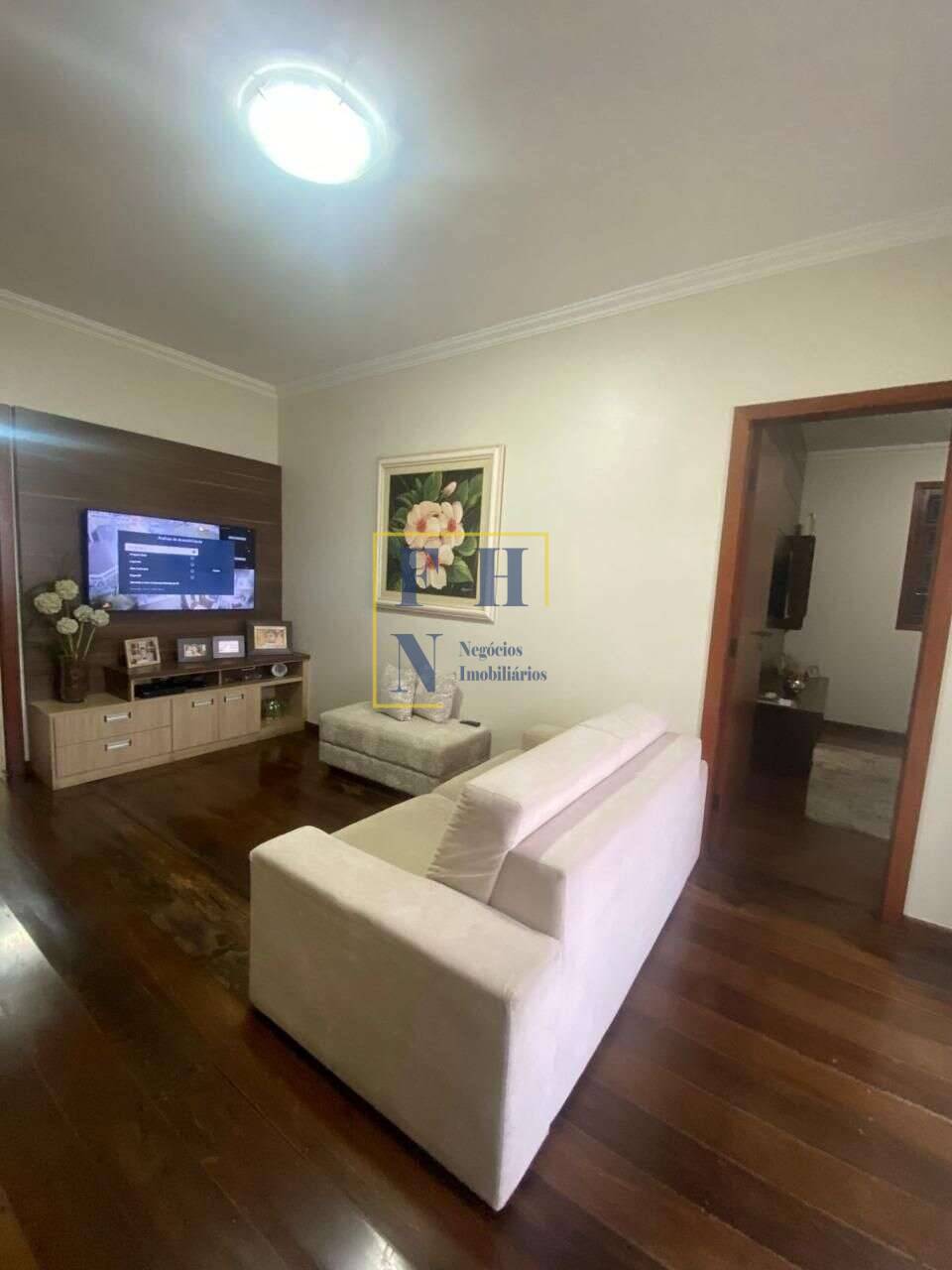 Casa à venda com 3 quartos, 283m² - Castelo,
