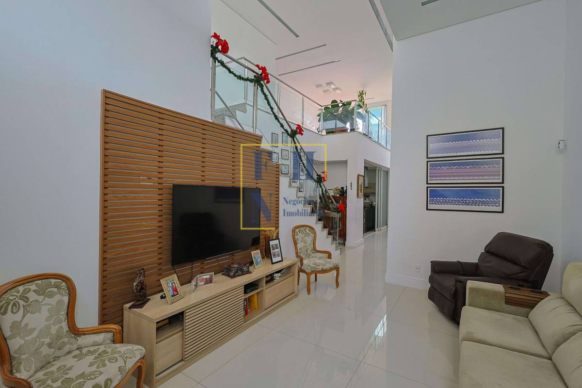 Casa à venda com 3 quartos, 356m² - Castelo,
