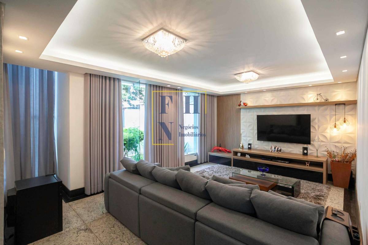 Casa à venda com 5 quartos, 268m² - Castelo,
