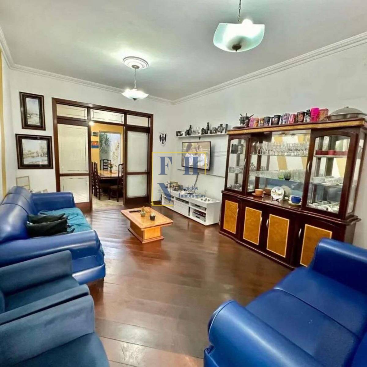 Casa à venda com 3 quartos, 210m² - Castelo,