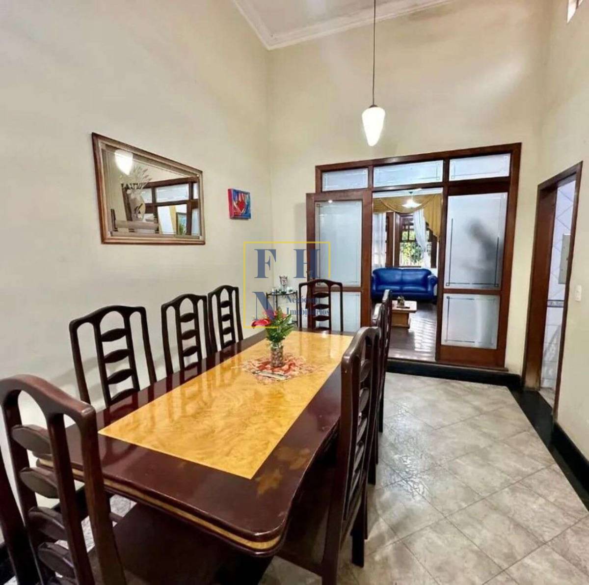 Casa à venda com 3 quartos, 210m² - Castelo,