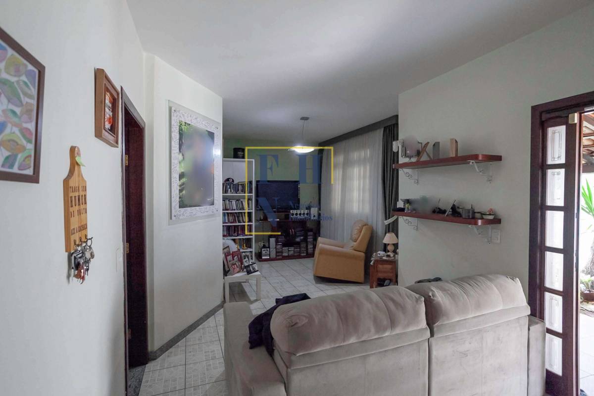 Casa à venda com 4 quartos, 380m² - Castelo,