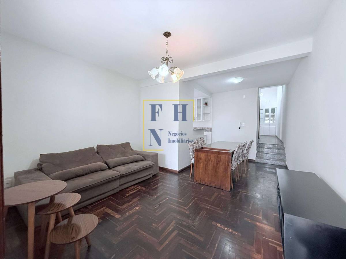 Casa à venda com 3 quartos, 210m² - Castelo,