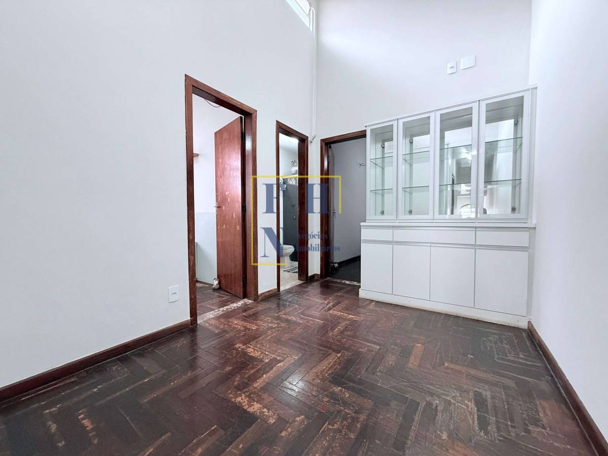 Casa à venda com 3 quartos, 210m² - Castelo,