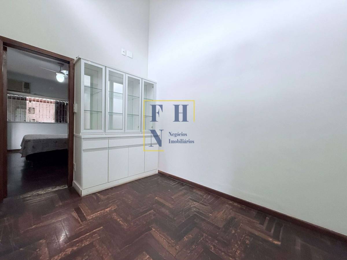 Casa à venda com 3 quartos, 210m² - Castelo,