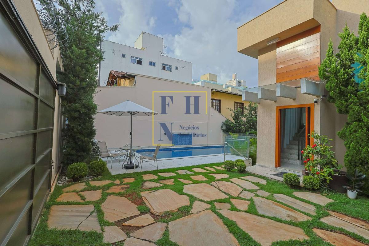 Casa à venda com 4 quartos, 420m² - Castelo,