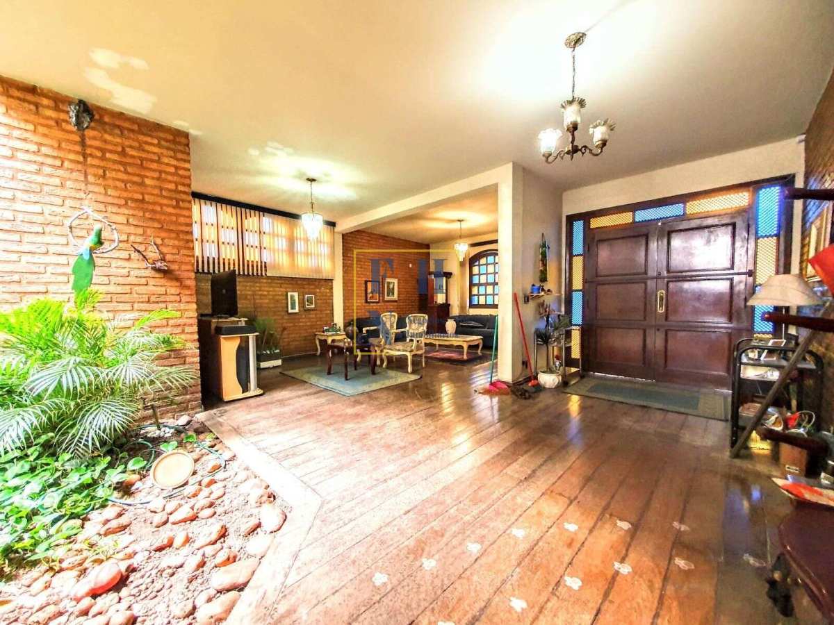 Casa 4 Quartos à Venda no Cidade Nova em Belo Horizonte