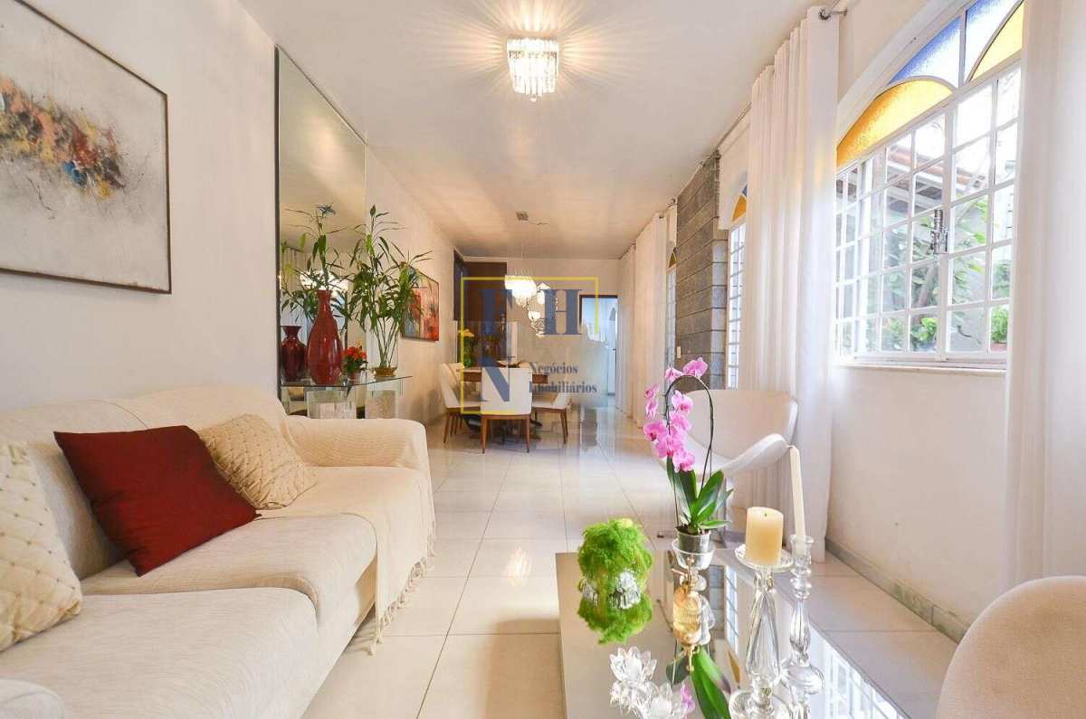 Casa 5 Quartos à Venda no Cidade Nova em Belo Horizonte