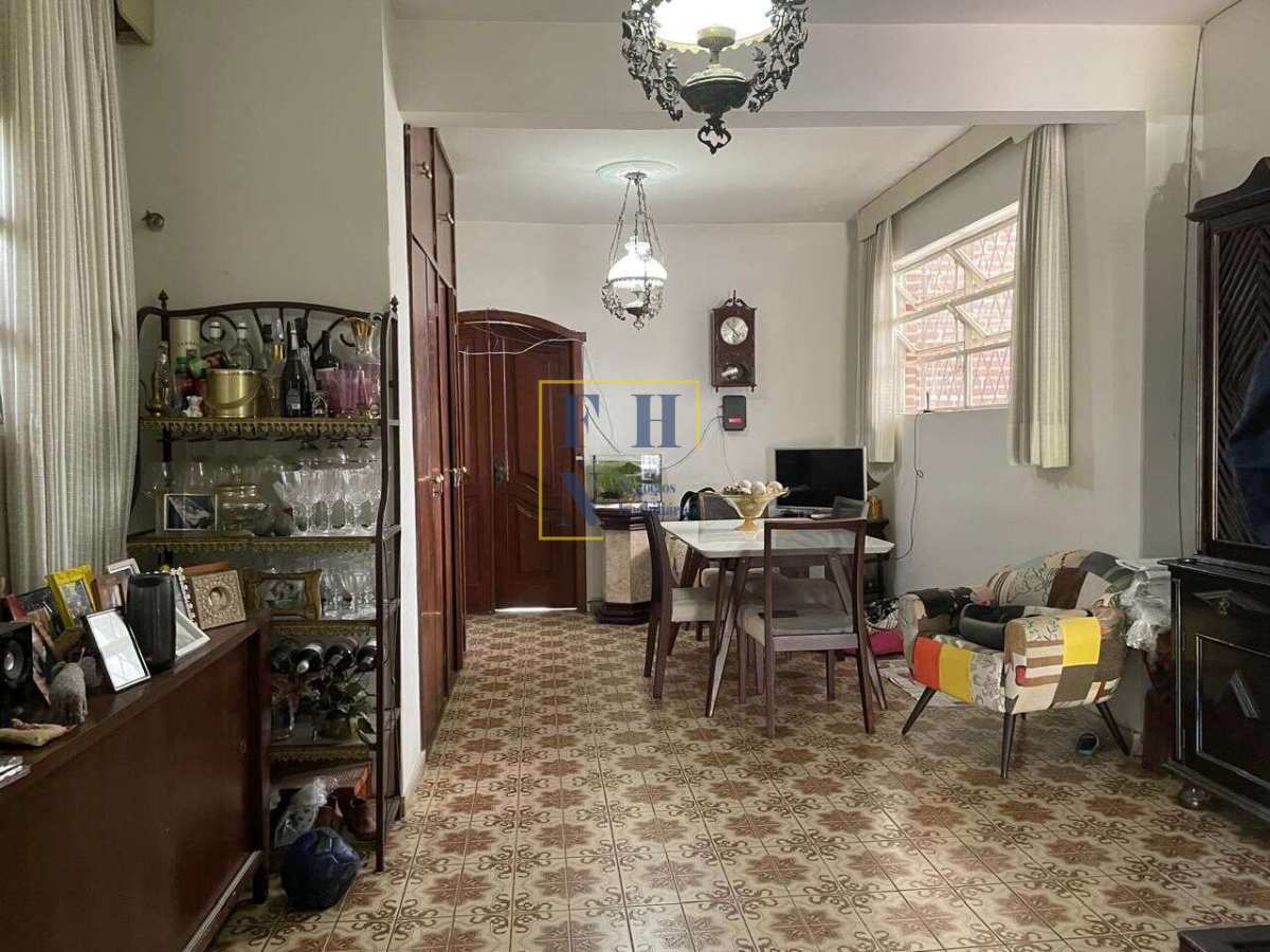 Casa 5 Quartos à Venda no Cidade Nova em Belo Horizonte