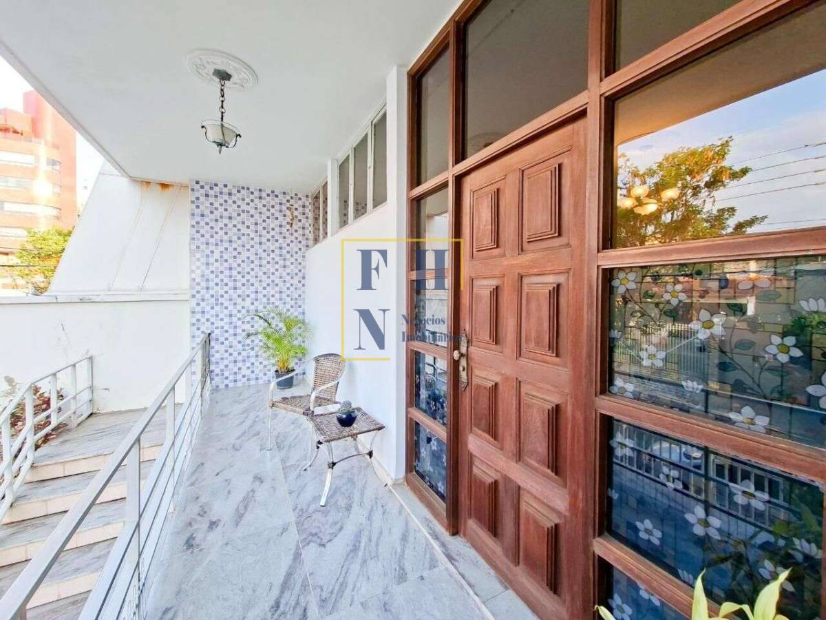  - Casa 6 Quartos à Venda na Cidade Nova em Belo Horizonte