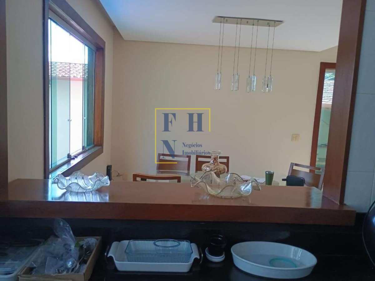 Casa 5 Quartos à Venda no Cinquentenario em Belo Horizonte