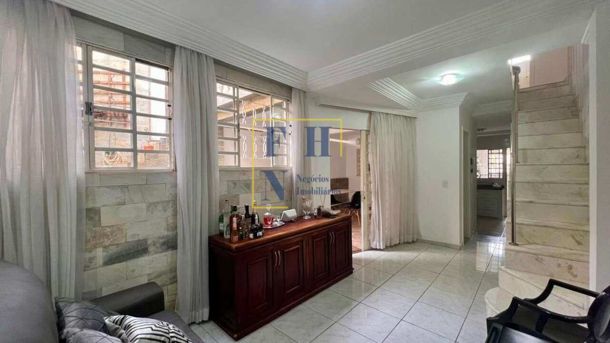 Casa 4 Quartos à Venda no Colégio Batista em Belo Horizonte