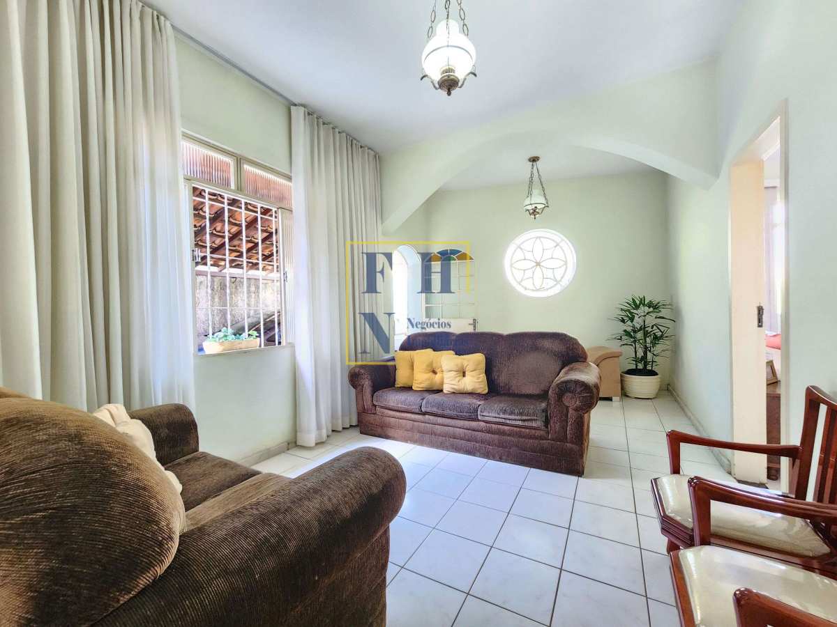 Casa 5 Quartos à Venda no Concórdia em Belo Horizonte
