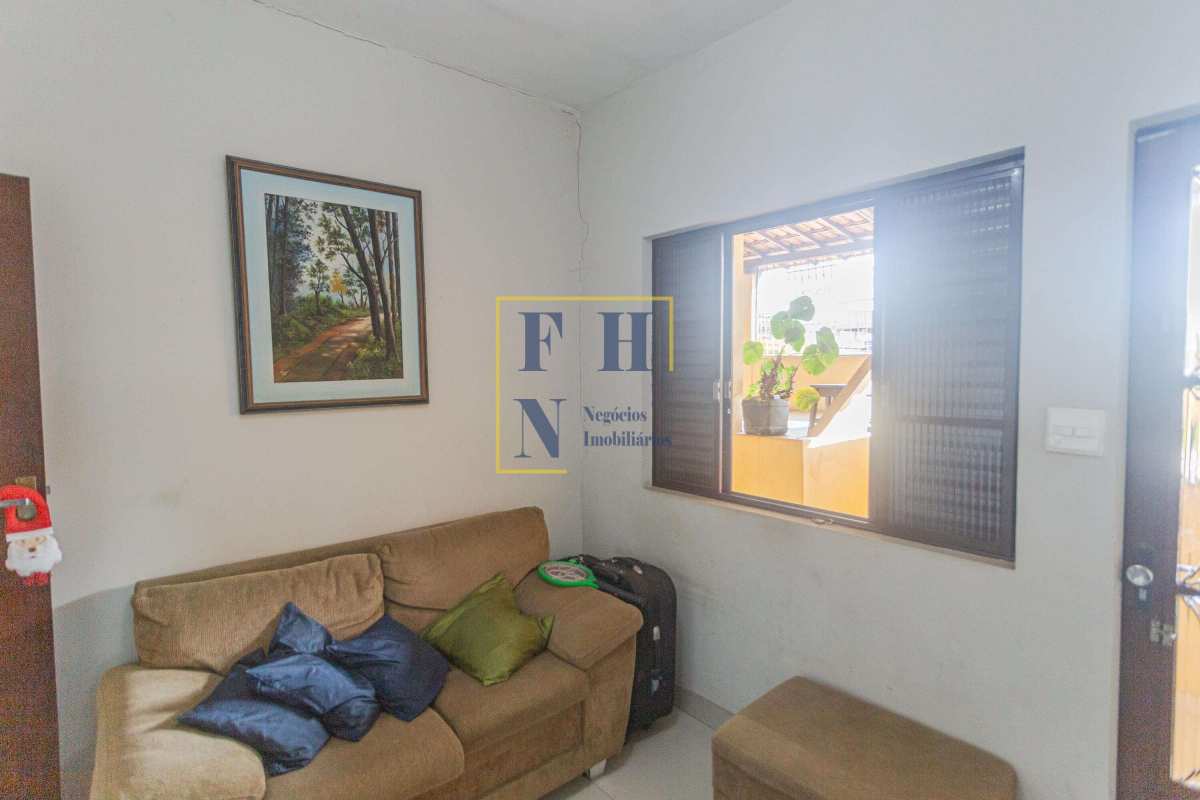 Casa 6 Quartos à Venda na Esplanada em Belo Horizonte