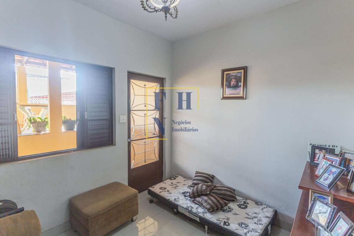  - Casa 6 Quartos à Venda na Esplanada em Belo Horizonte