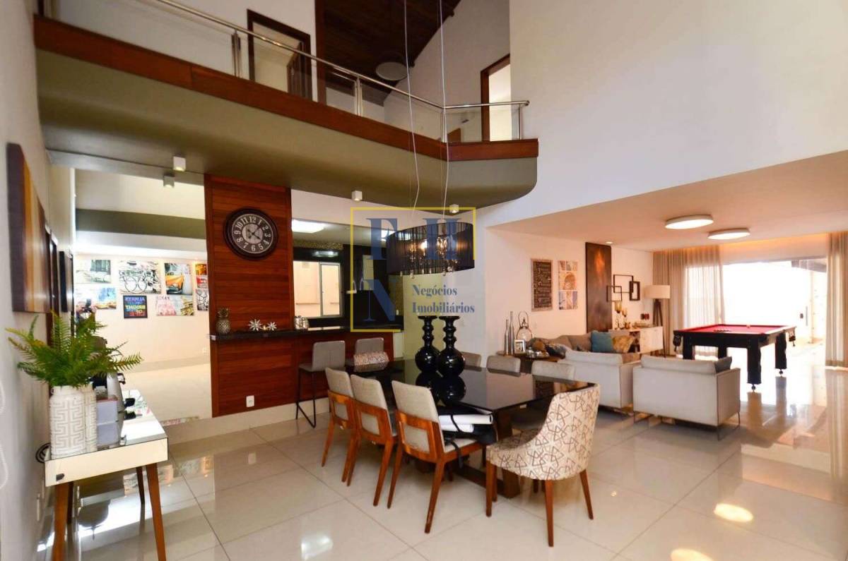 Casa à venda com 5 quartos, 360m² - Fernão Dias,