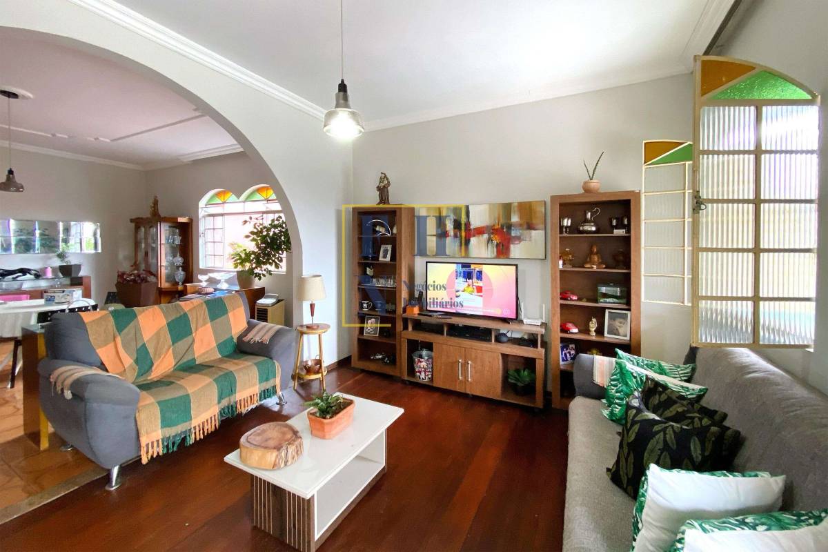  - Casa 3 Quartos à Venda no Fernão Dias em Belo Horizonte