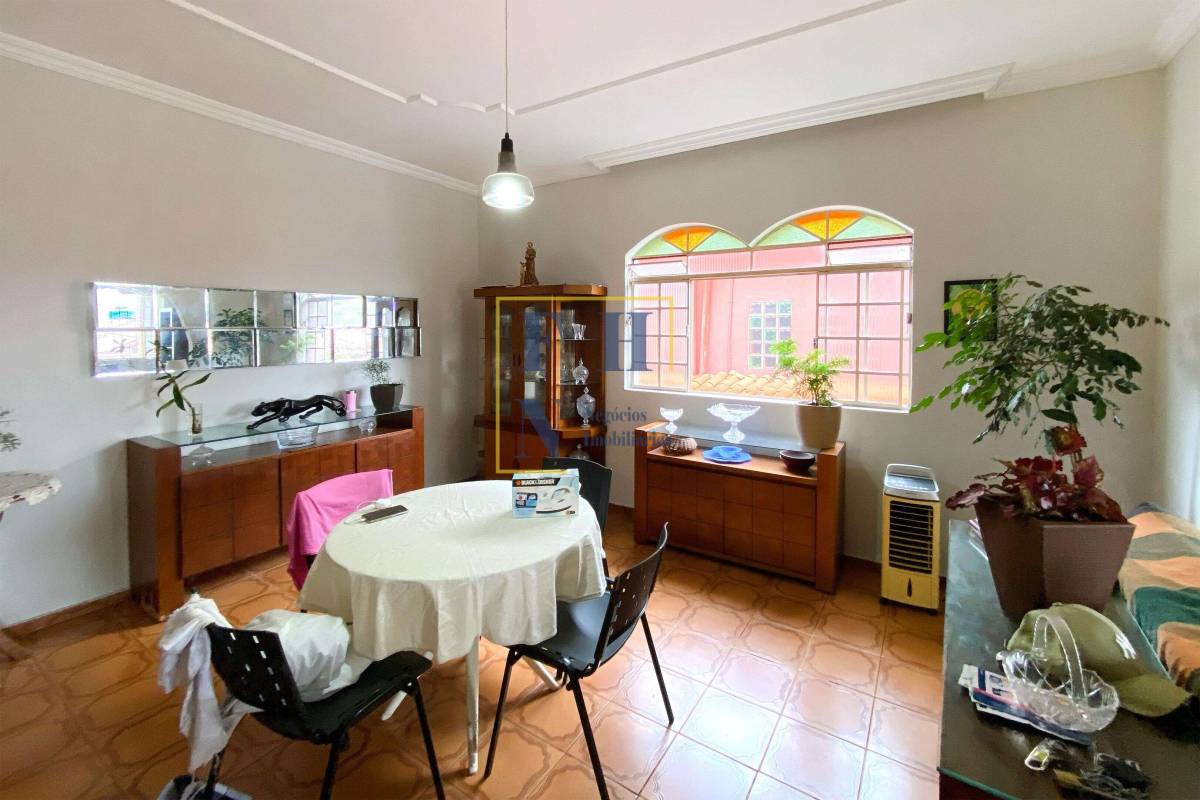  - Casa 3 Quartos à Venda no Fernão Dias em Belo Horizonte
