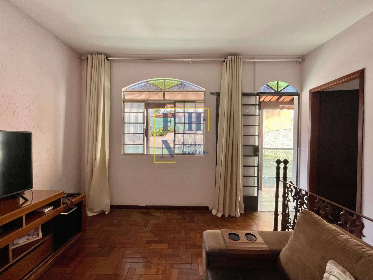  - Casa 3 Quartos à Venda no Fernão Dias em Belo Horizonte