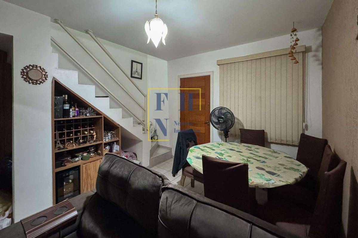 Casa à venda com 2 quartos, 58m² - Fernão Dias,