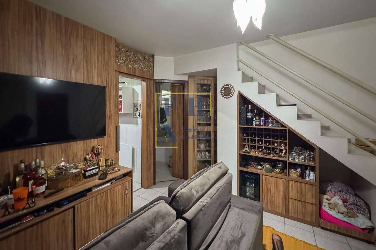 Casa à venda com 2 quartos, 58m² - Fernão Dias,