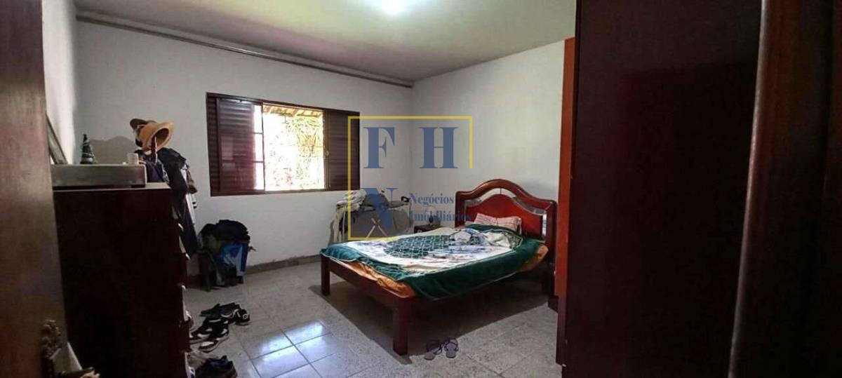 Casa à venda com 3 quartos, 161m² - Fernão Dias,