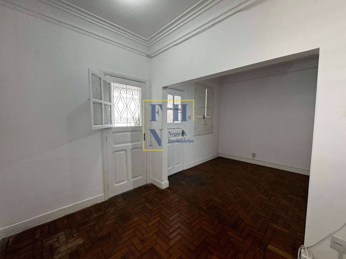 Casa à venda com 3 quartos, 200m² - Floresta,