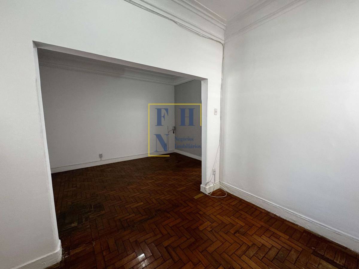 Casa à venda com 3 quartos, 200m² - Floresta,
