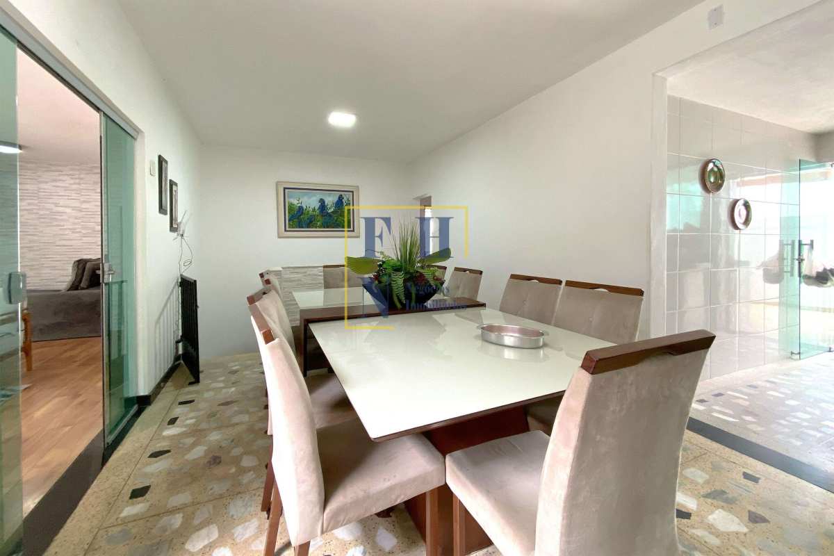Casa 4 Quartos à Venda na Floresta em Belo Horizonte