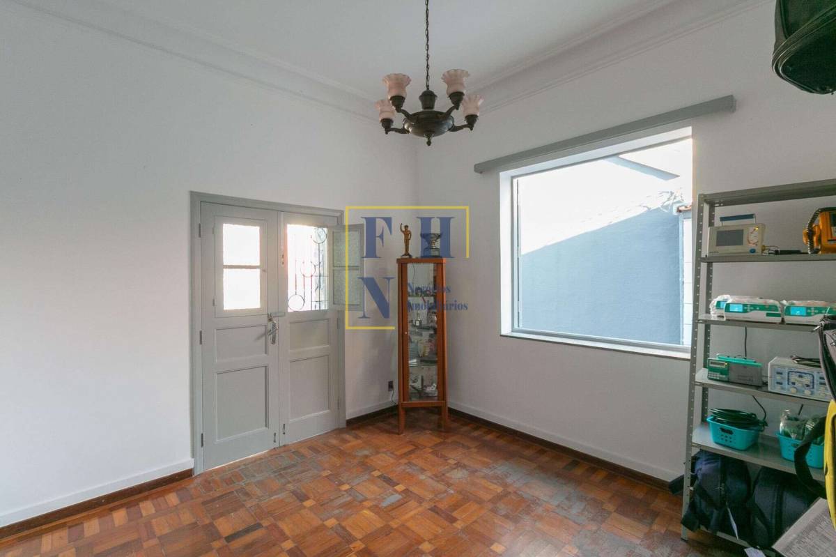 Casa à venda com 2 quartos, 300m² - Floresta,