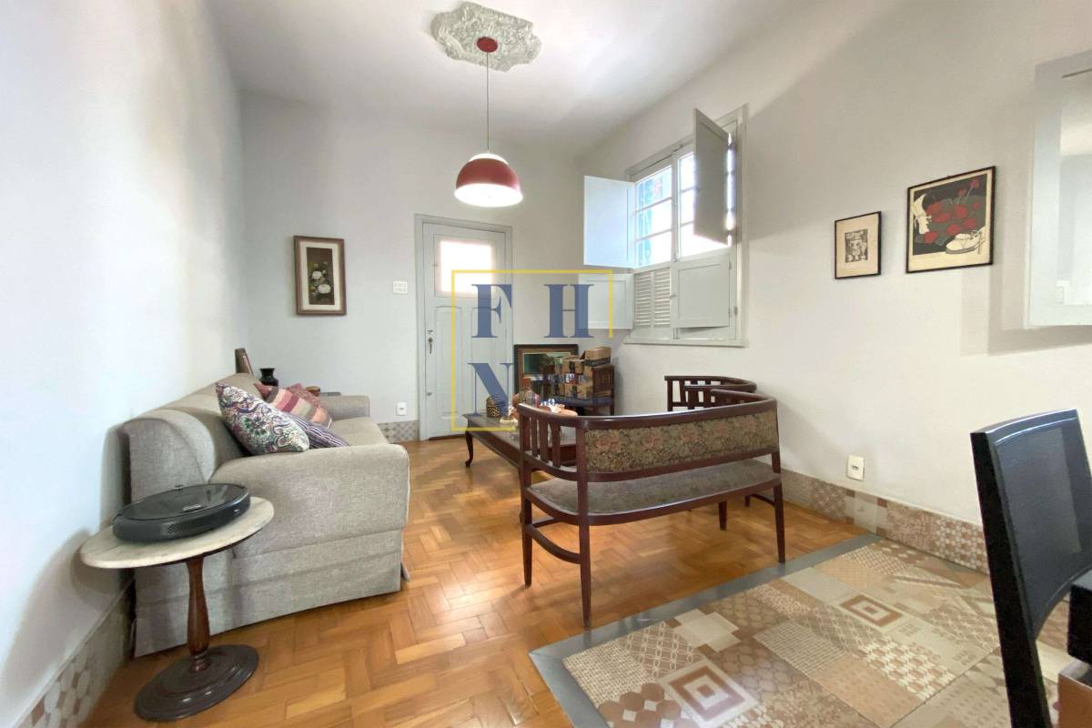 Casa à venda com 3 quartos, 97m² - Floresta,