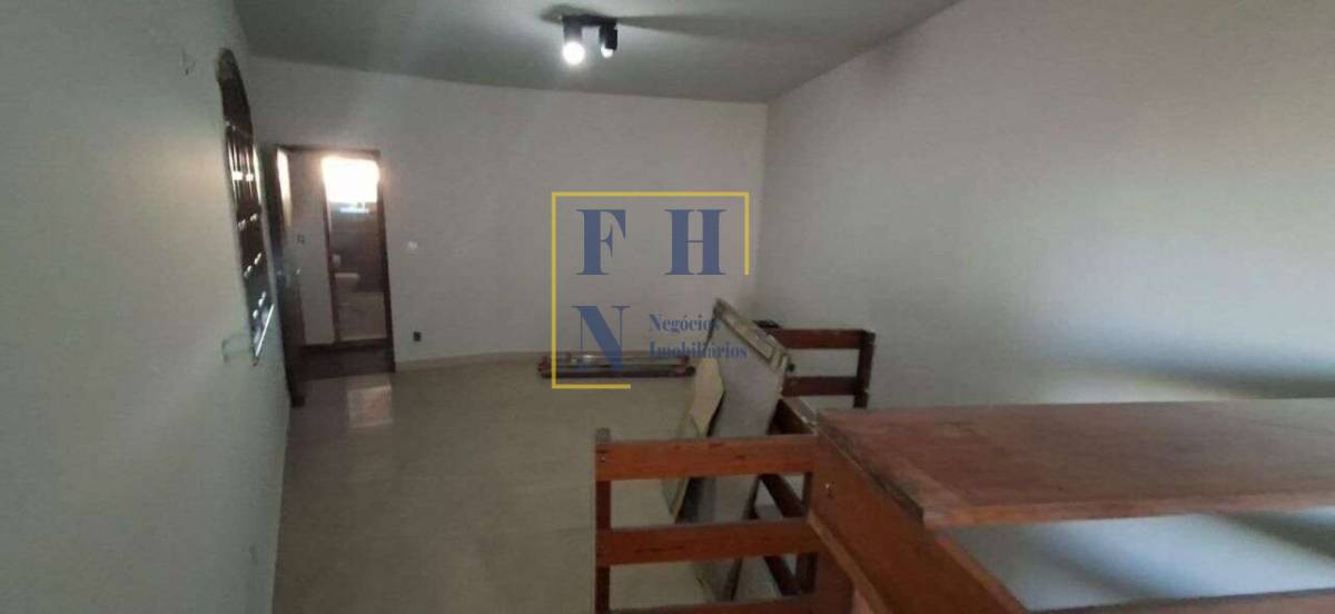 Casa à venda com 5 quartos, 307m² - Floresta,