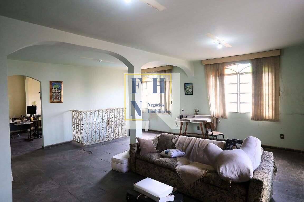 Casa à venda com 3 quartos, 360m² - Graça,