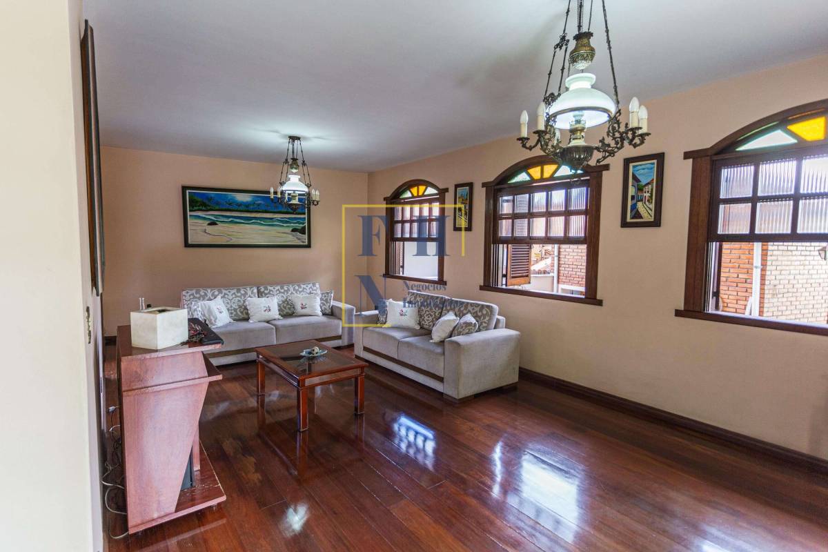  - Casa 4 Quartos à Venda na Graça em Belo Horizonte