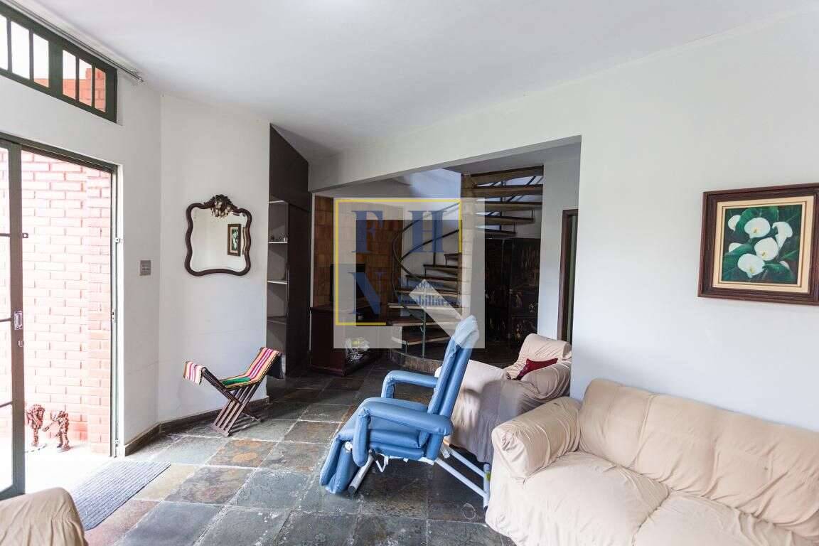 Casa à venda com 5 quartos, 249m² - Ipiranga,