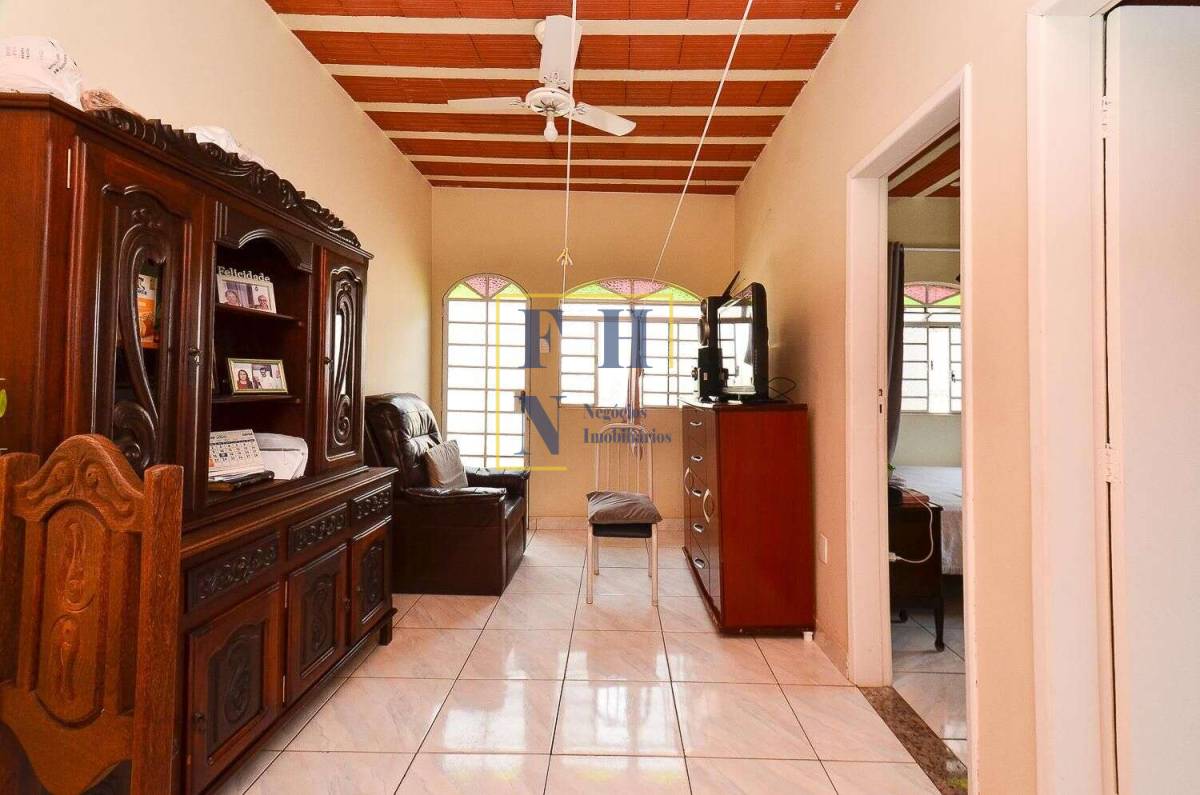 Casa à venda com 7 quartos, 210m² - Ipiranga,