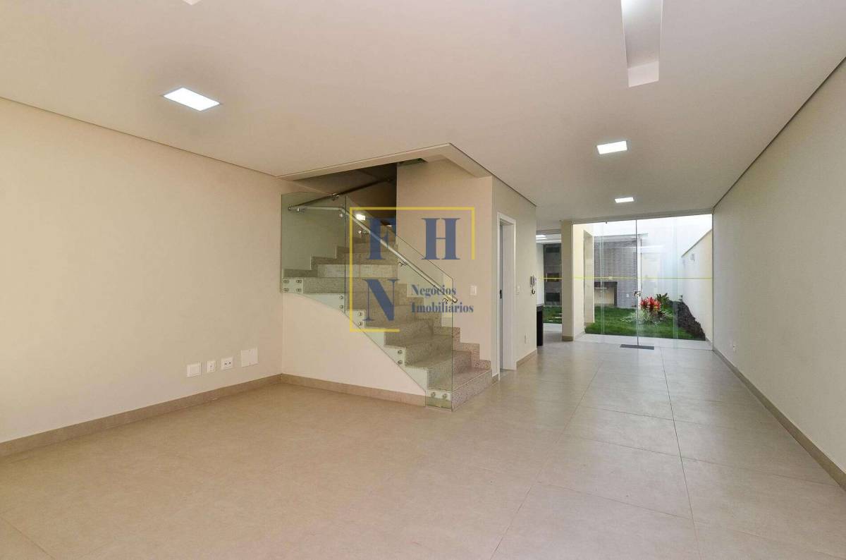Casa à venda com 4 quartos, 160m² - Nova Floresta,