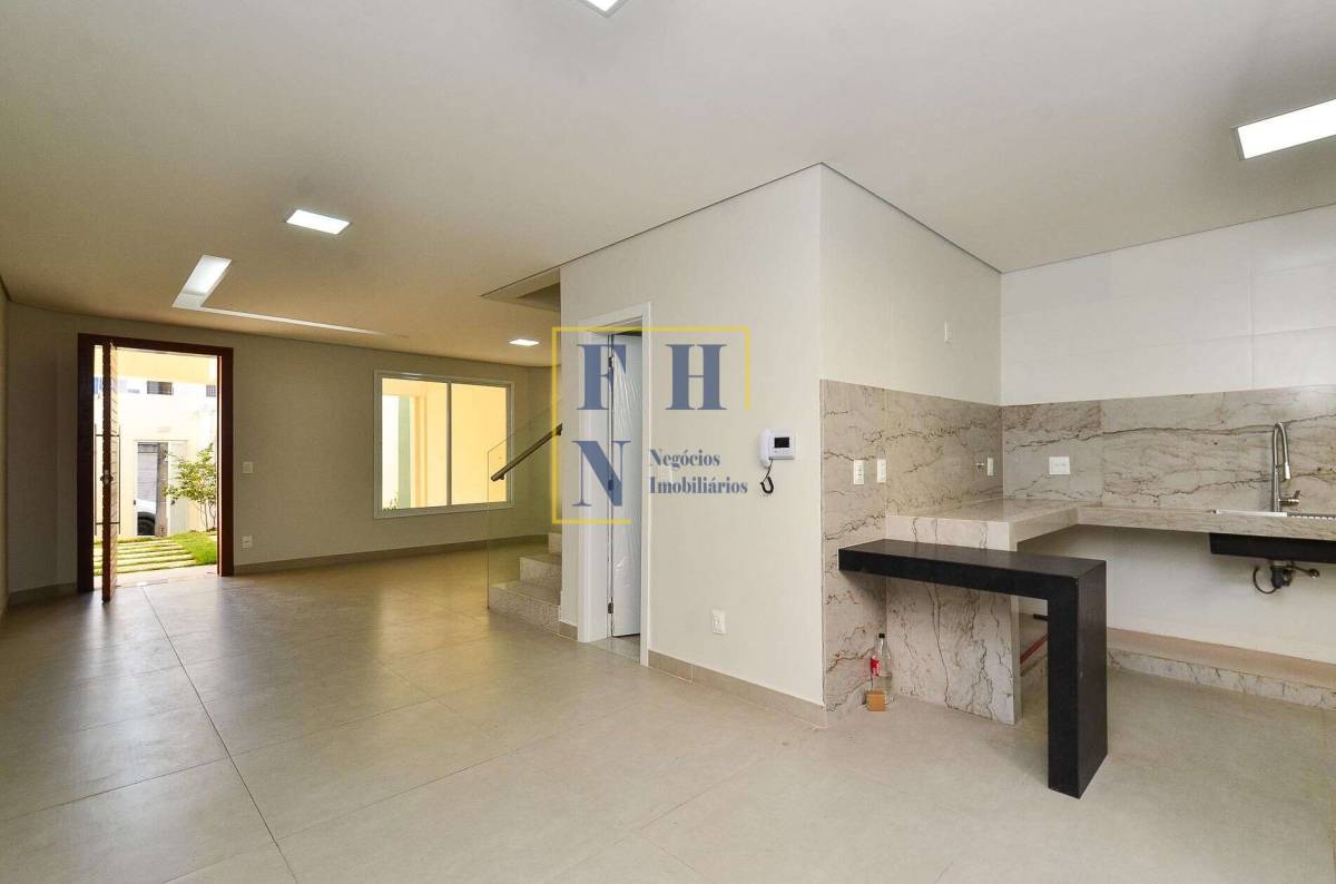  - Casa 4 Quartos à Venda na Nova Floresta em Belo Horizonte