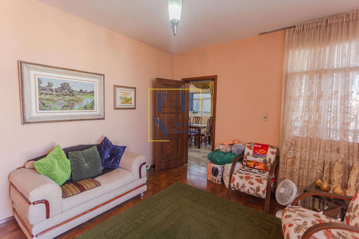 Casa à venda com 2 quartos, 227m² - Nova Floresta,