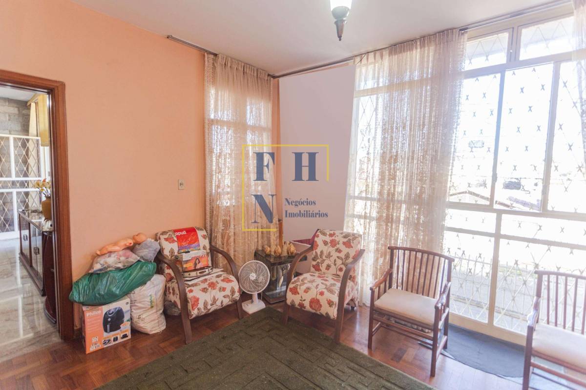 Casa à venda com 2 quartos, 227m² - Nova Floresta,