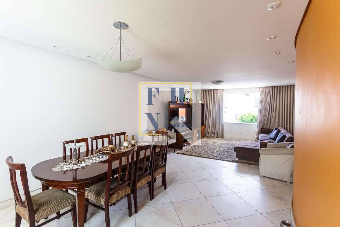 Casa à venda com 5 quartos, 600m² - Renascença,