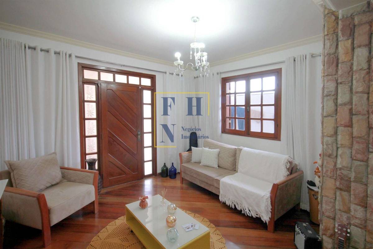 Casa à venda com 4 quartos, 316m² - Renascença,