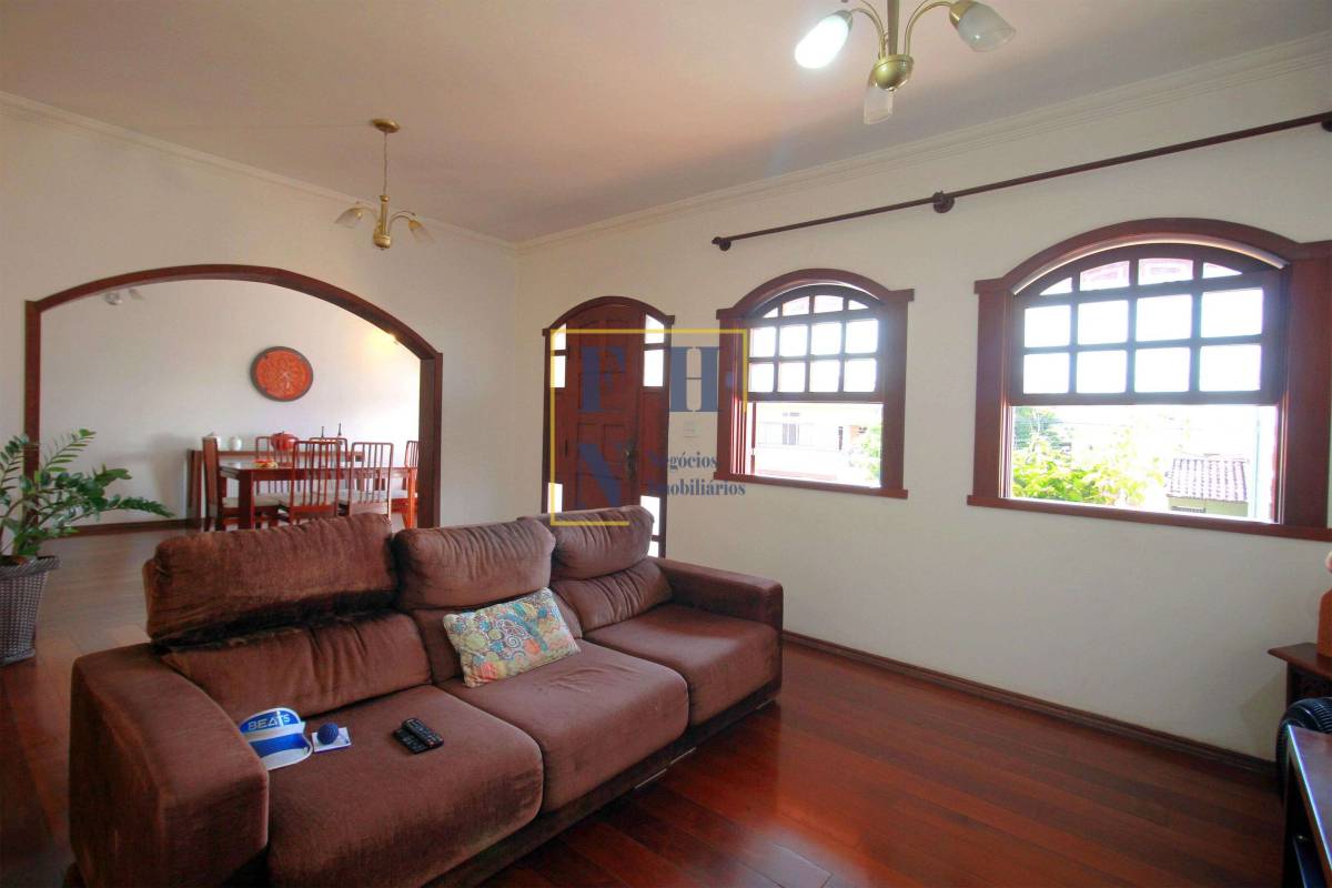Casa à venda com 3 quartos, 273m² - Renascença,
