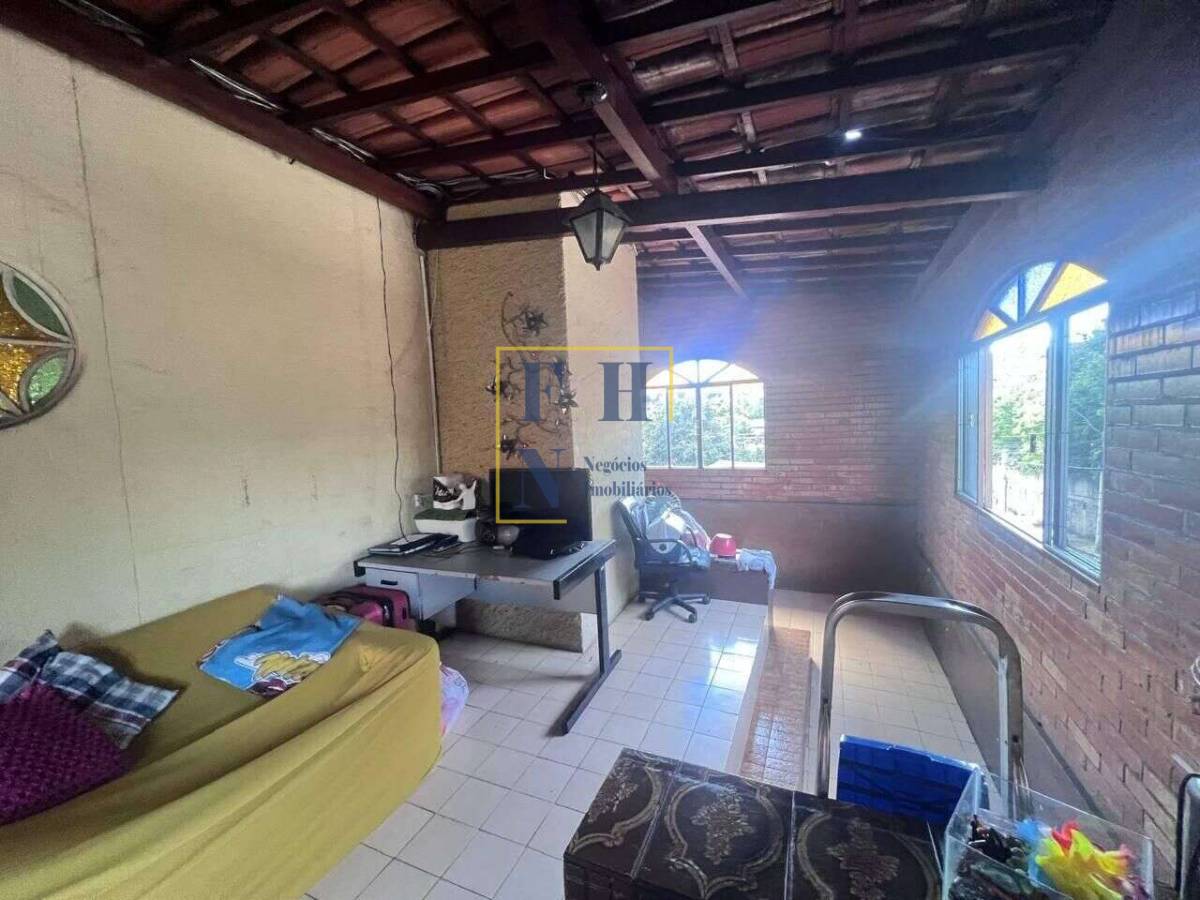 Casa à venda com 3 quartos, 178m² - Renascença,