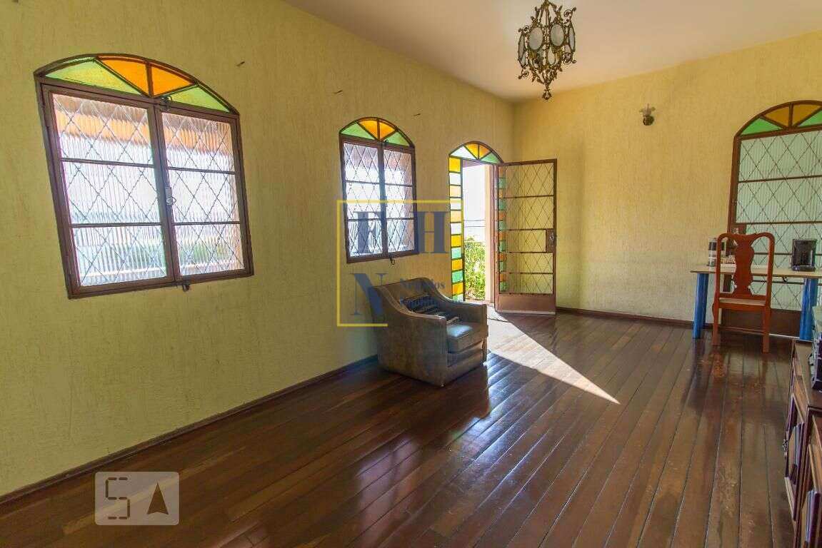 Casa 4 Quartos à Venda na Sagrada Família em Belo Horizonte