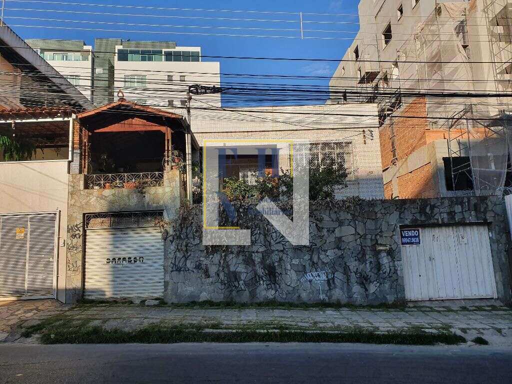 Casa 4 Quartos à Venda na Sagrada Família em Belo Horizonte