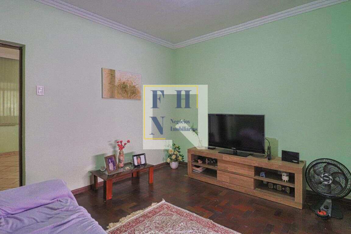 Casa 4 Quartos à Venda na Sagrada Família em Belo Horizonte