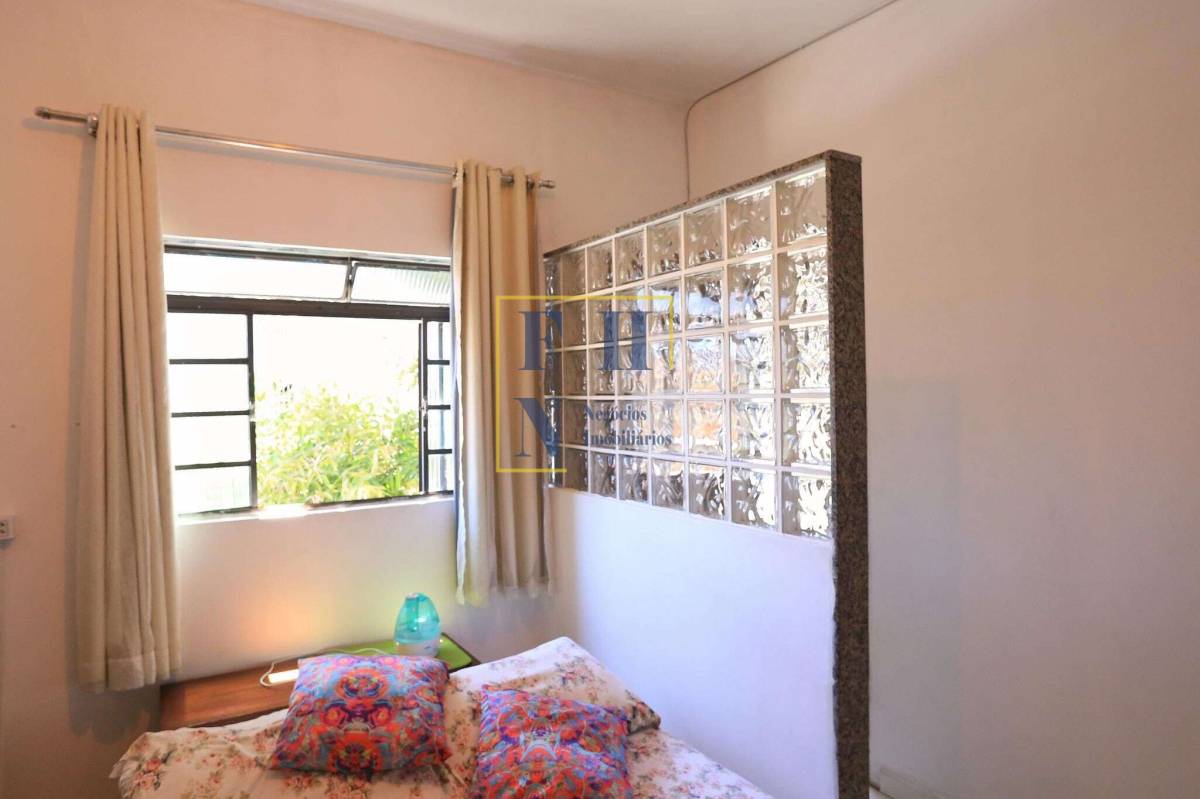 Casa à venda com 3 quartos, 180m² - Sagrada Família,